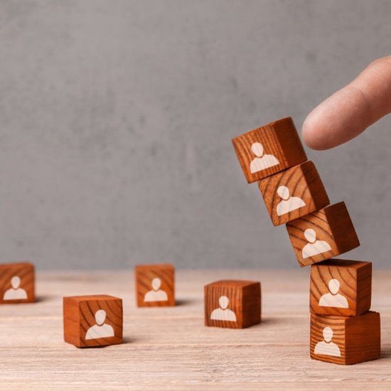 中国前首富李河君被查,汉能集团办公地人去楼空,保安称“牌子都被拆走了”